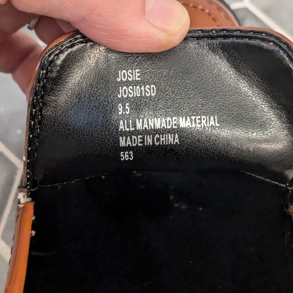 Blondo Brown Patent Leather Josie Waterproof Heeled Mule Loafer Pumps Size 9.5 - Picture 10 of 10